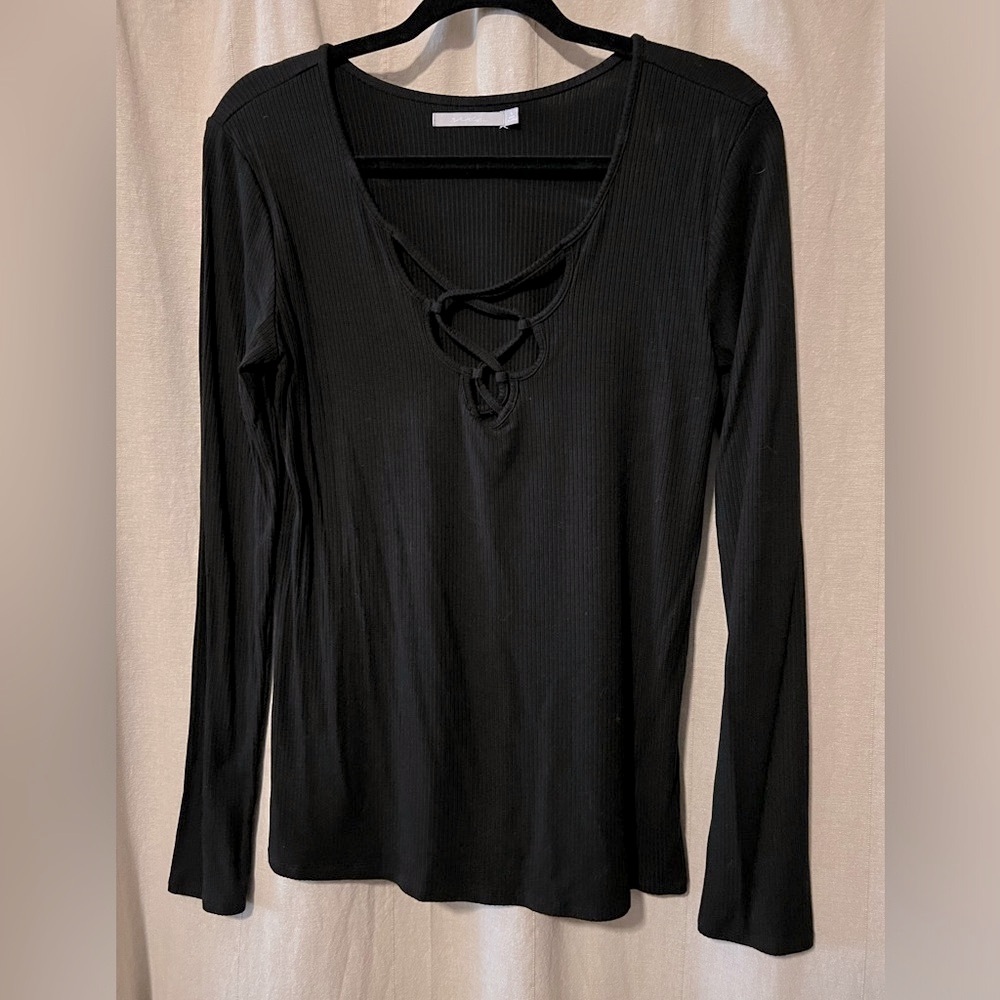 Sale item 🤍 Ribbed Knit loop front long sleeve top large